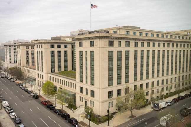 美정부, 컨설팅 계약 전면 재조정...최대 200억 달러 감축 추진 - 뉴스 썸네일 이미지