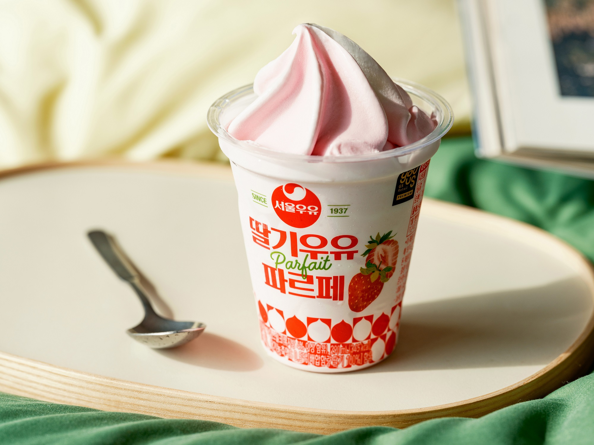 CJ프레시웨이, 컵 아이스크림 '딸기우유 파르페' 인기몰이 : 네이트 뉴스