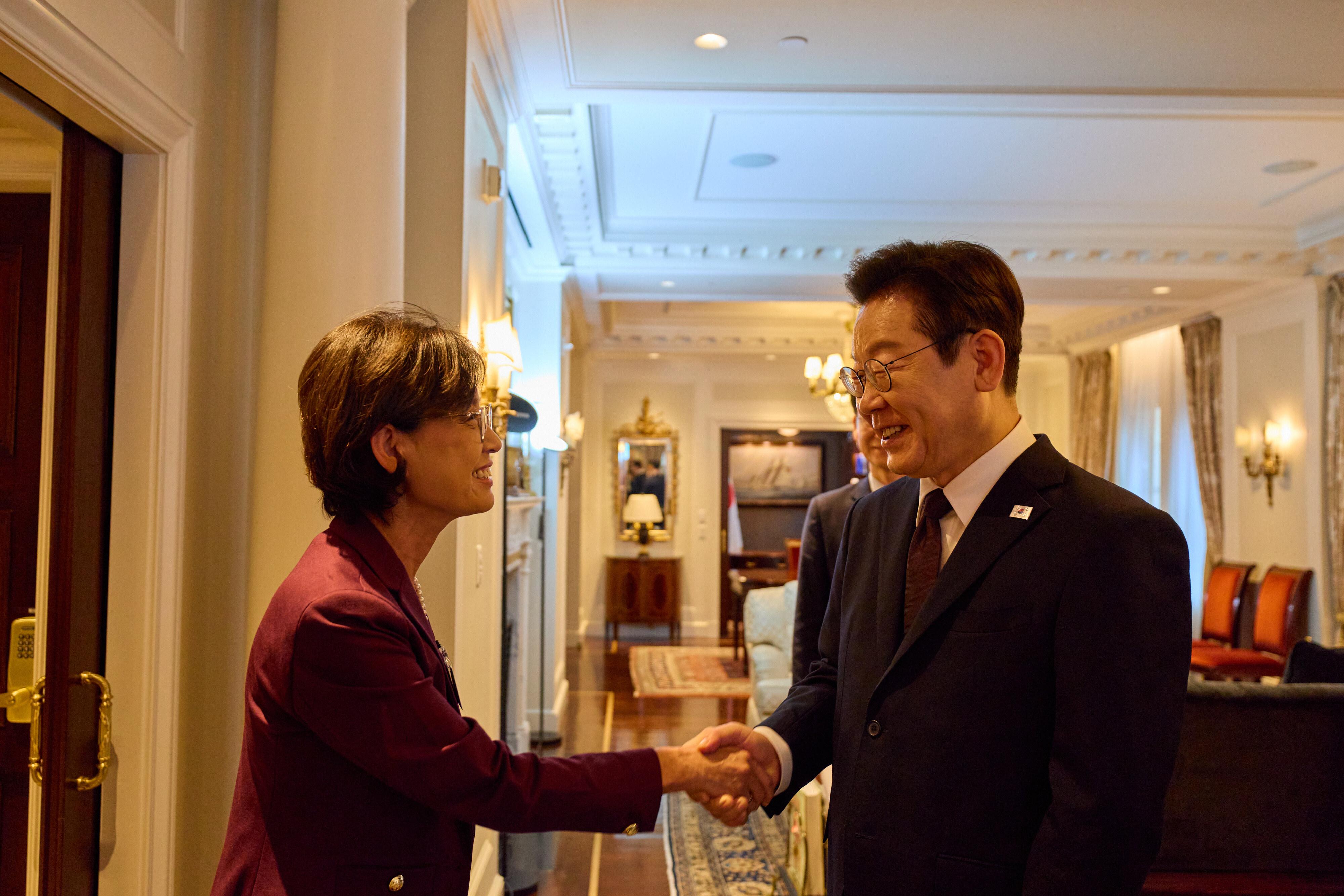 李대통령, 美상·하원 의원단 만나 