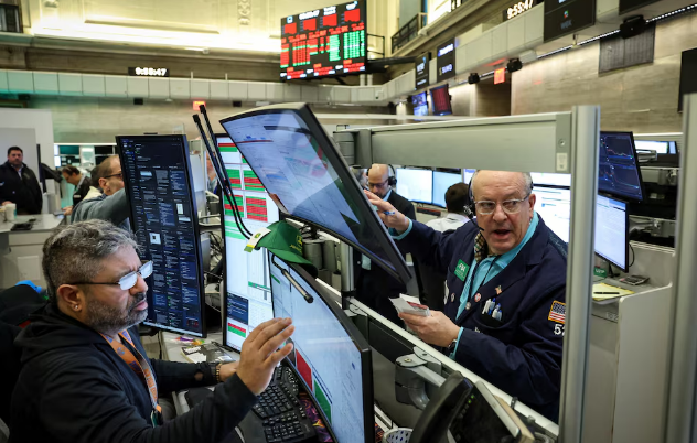 뉴욕증시, 유가·고용 충격 속 약세...엔비디아 3%↓·마벨 18%↑ - 뉴스 썸네일 이미지