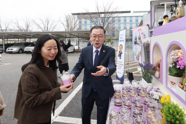 관세청장 현장 방문 관련 이미지