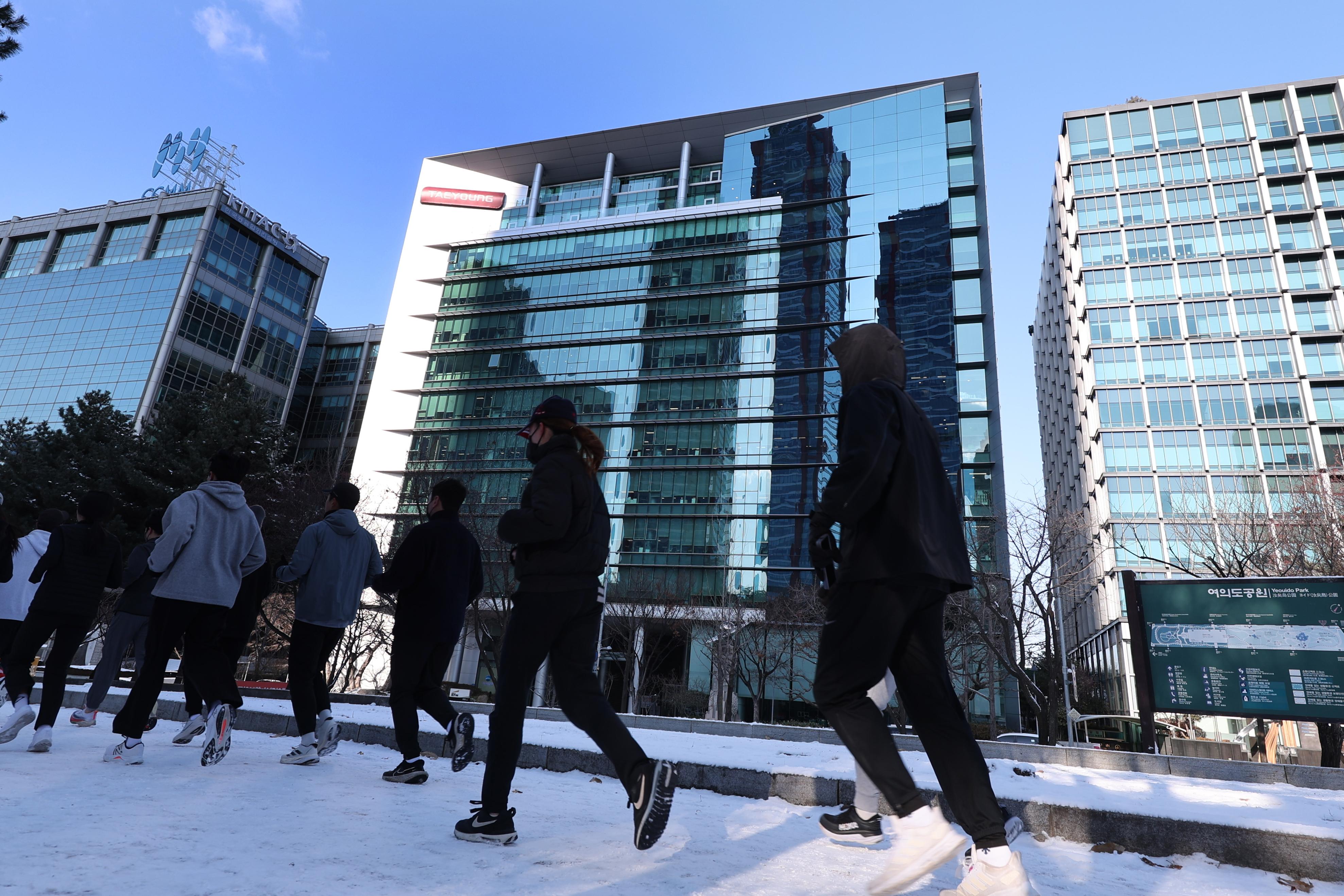 태영건설, 추가 자구안 압박 속 워크아웃 개시 기대감에 주가 급등-조세일보모바일