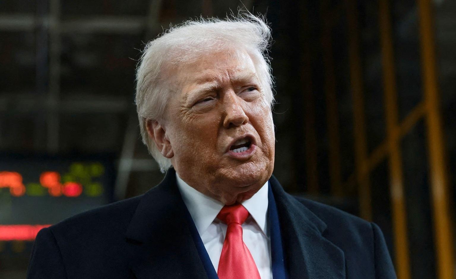 트럼프, 파월 연준의장에 퇴진 압박…